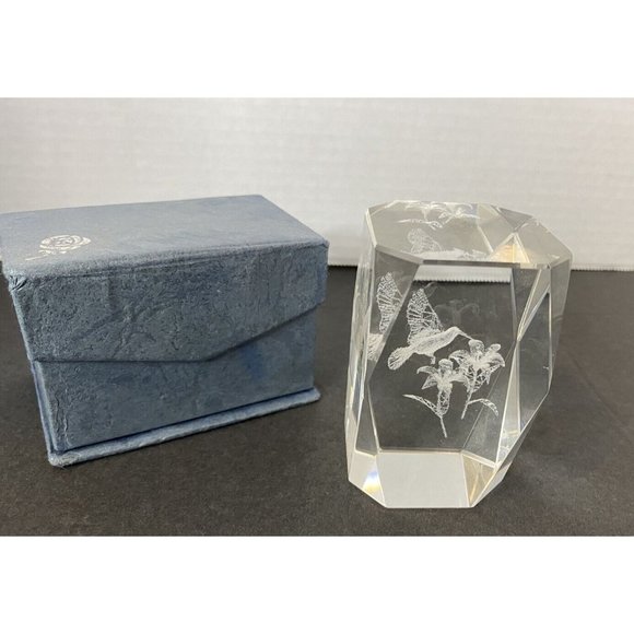 Crystal Clear Glass Cube Paperweight 3-D Laser Etched hummingbird flower lily - Picture 1 of 7
